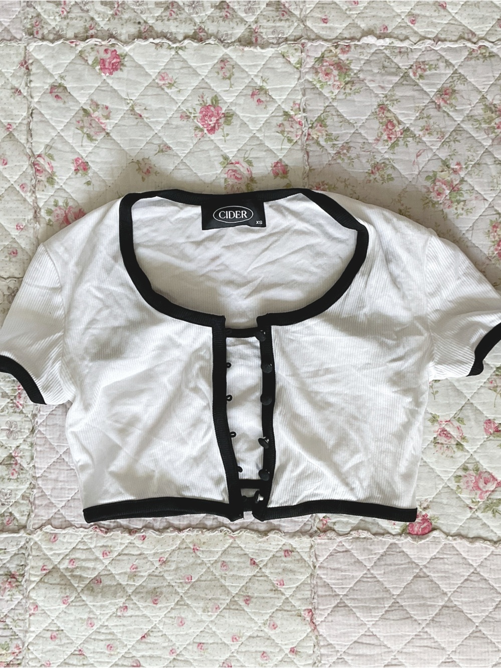 Cider White Cropped Button-Front Ribbed Top and Tank with Black Trim